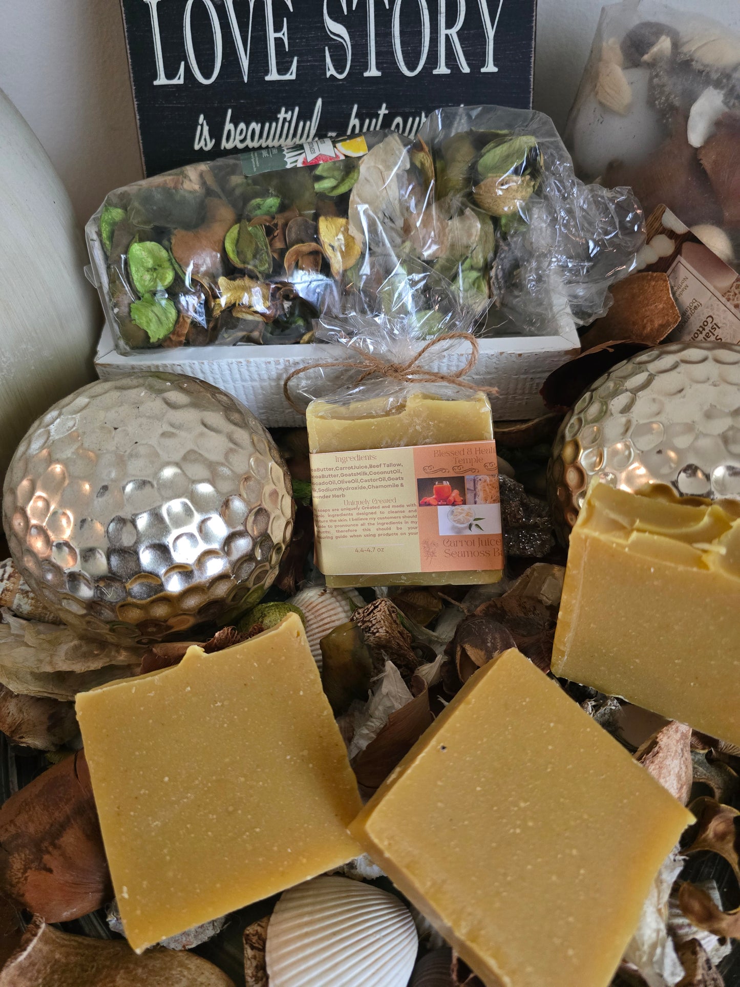 Carrot Juice, Shea Butter & Sea moss Soap