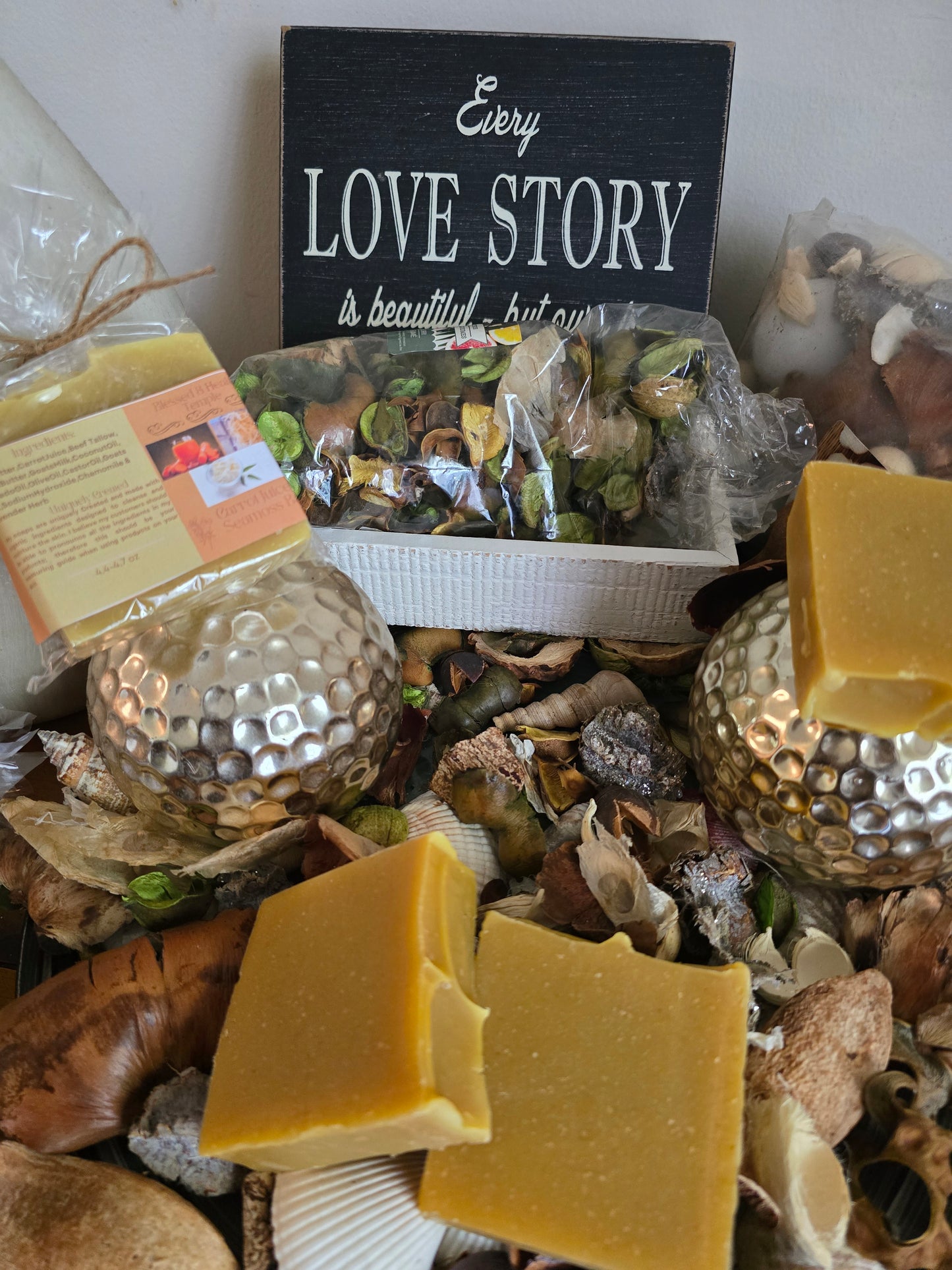 Carrot Juice, Shea Butter & Sea moss Soap